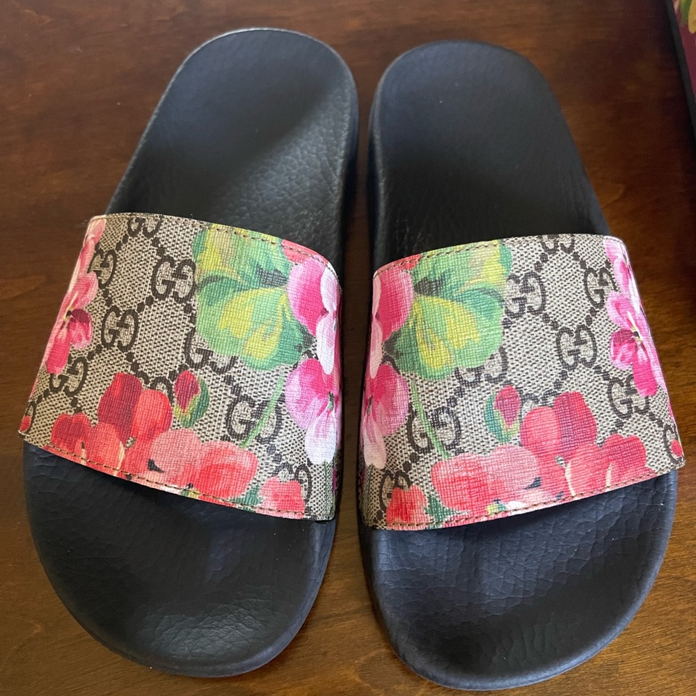 Gucci Bloom Slides Sz. 6